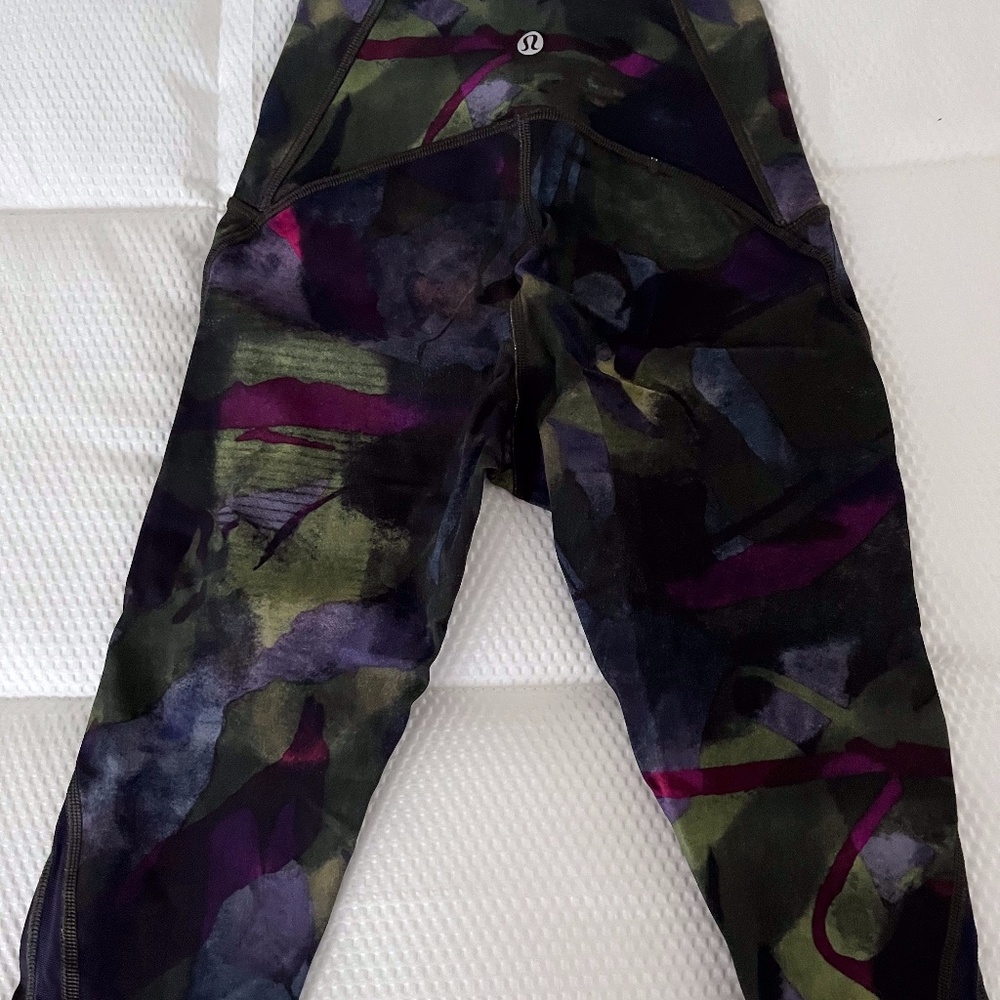 Lululemon Train Times multicolor 7/8 legging